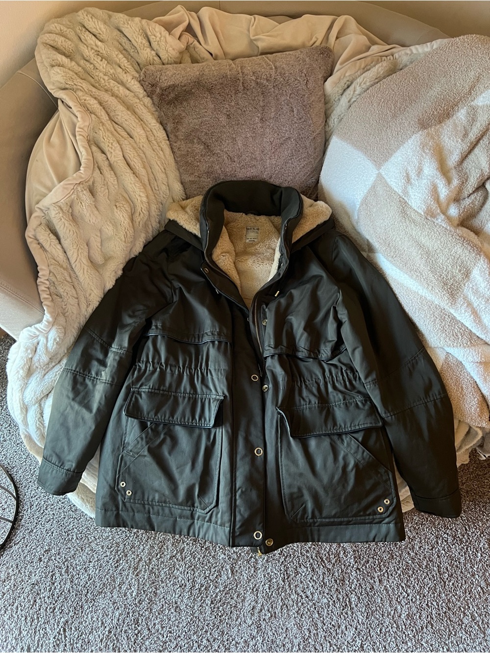 Zara Trafaluc Khaki Green Utility Parka coat with faux fur lining